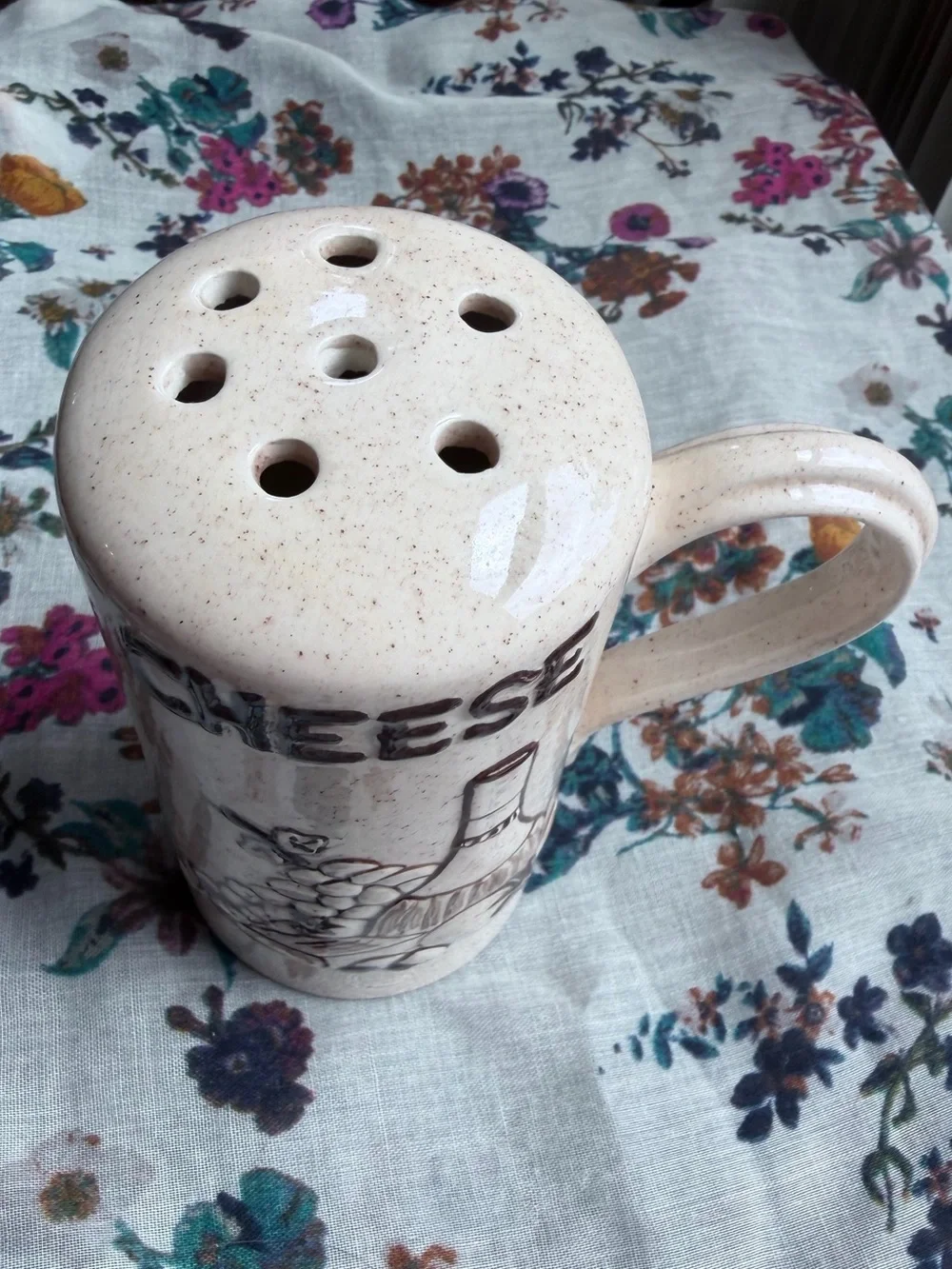 Quirky Retro Tuscan Ceramic Cheese Shaker Mug Kitchen Decor